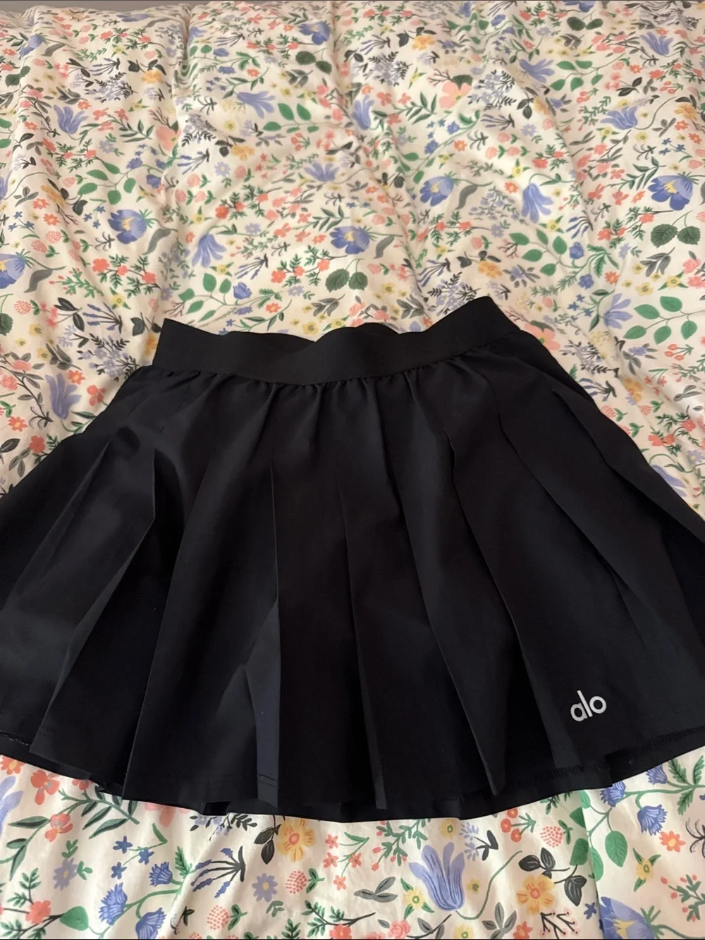 ALO Yoga Black Circle Skater Skirt